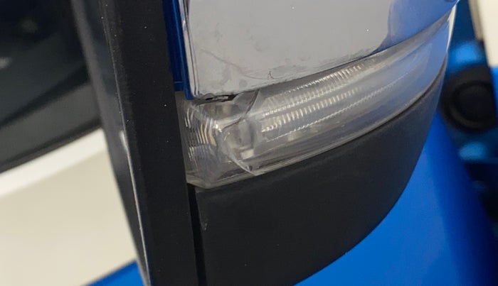 2017 Tata NEXON XZ PLUS DIESEL, Diesel, Manual, 31,067 km, Right rear-view mirror - Indicator light has minor damage