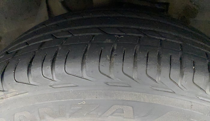 2017 Tata NEXON XZ PLUS DIESEL, Diesel, Manual, 31,067 km, Right Front Tyre Tread