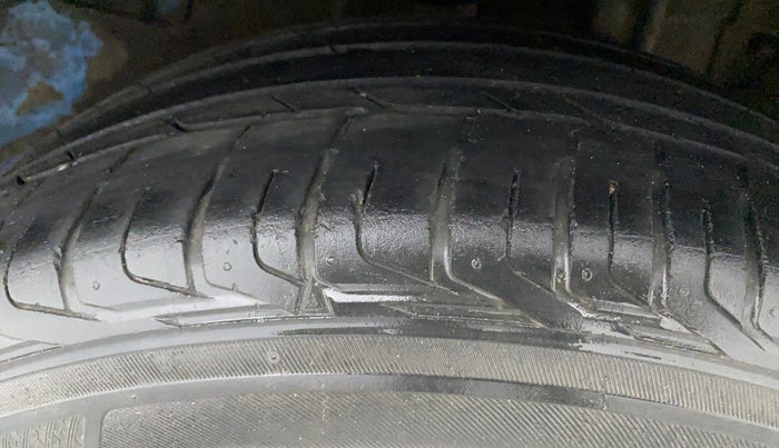2017 Tata NEXON XZ PLUS DIESEL, Diesel, Manual, 31,067 km, Left Rear Tyre Tread