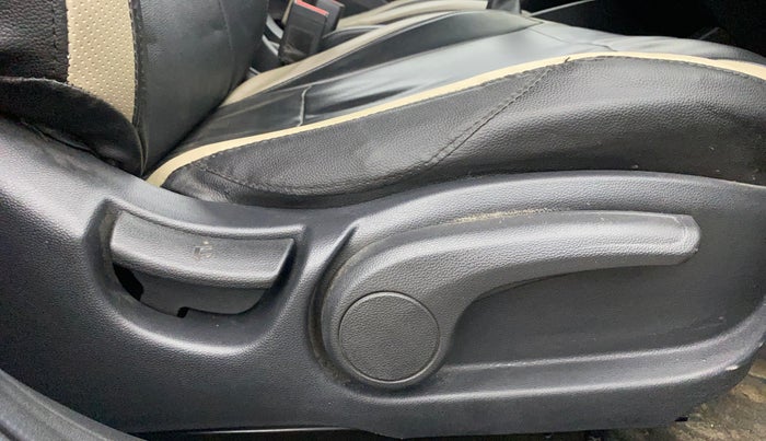 2016 Hyundai Elite i20 SPORTZ 1.2, Petrol, Manual, 48,752 km, Driver Side Adjustment Panel