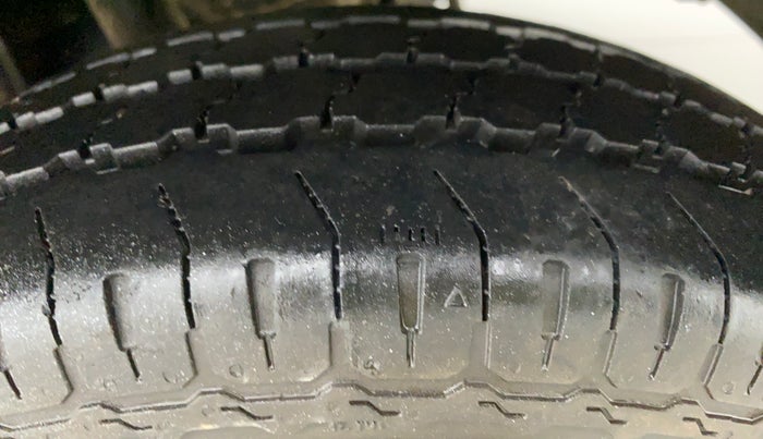 2018 Maruti Alto 800 LXI CNG, CNG, Manual, 43,643 km, Left Rear Tyre Tread