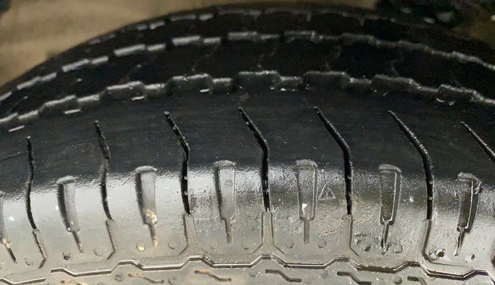 2018 Maruti Alto 800 LXI CNG, CNG, Manual, 43,643 km, Left Front Tyre Tread