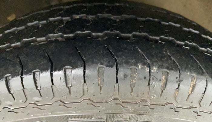 2018 Maruti Alto 800 LXI CNG, CNG, Manual, 43,643 km, Right Front Tyre Tread