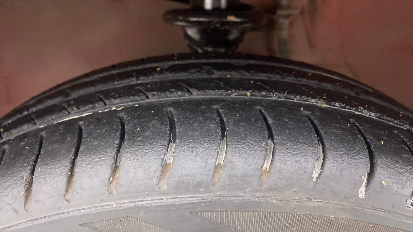 2012 Maruti Alto 800 LXI, Petrol, Manual, 87,882 km, Left Front Tyre Tread