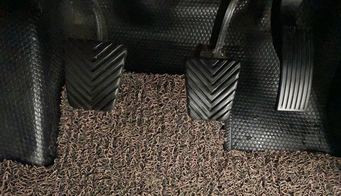 2022 KIA SONET HTX ANNIVERSARY EDITION 1.5, Diesel, Manual, 64,516 km, Pedals