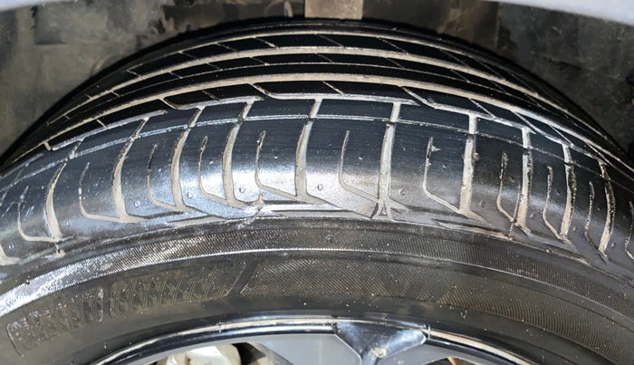 2022 Tata NEXON XZA PLUS (PREMIUM) KAZIRANGA PETROL, Petrol, Automatic, 7,002 km, Left Front Tyre Tread