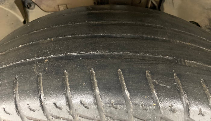 2016 Renault Duster RXZ AMT 110 PS, Diesel, Automatic, 55,634 km, Left Front Tyre Tread