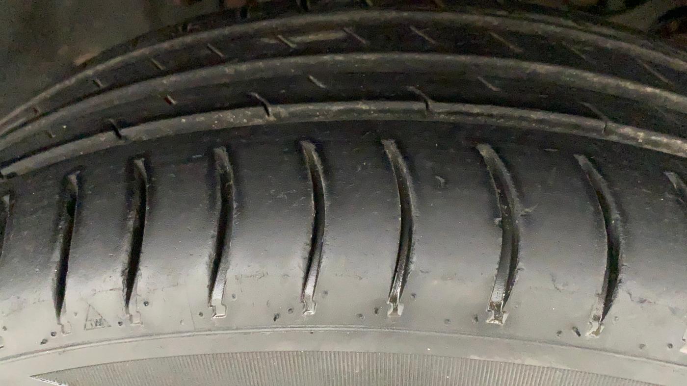 2016 Tata Tiago XM PETROL, Petrol, Manual, 89,370 km, Right Front Tyre Tread
