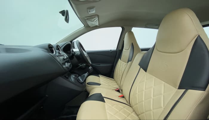 2018 Datsun Go T(O), Petrol, Manual, 47,162 km, Right Side Front Door Cabin