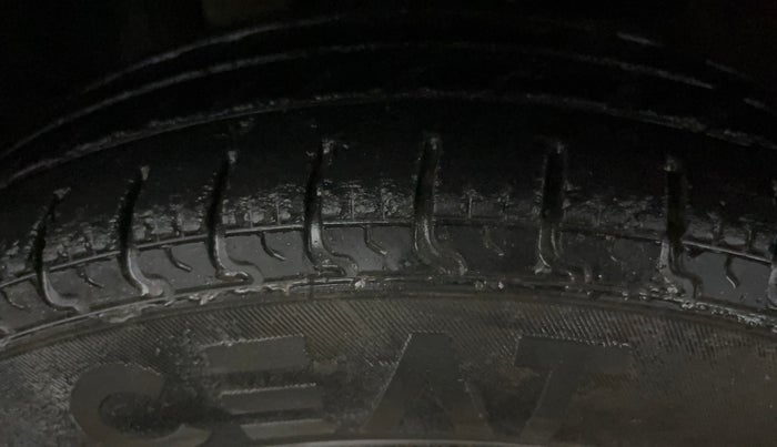 2019 Renault Kwid RXT 1.0 AMT (O), Petrol, Automatic, 47,998 km, Left Front Tyre Tread