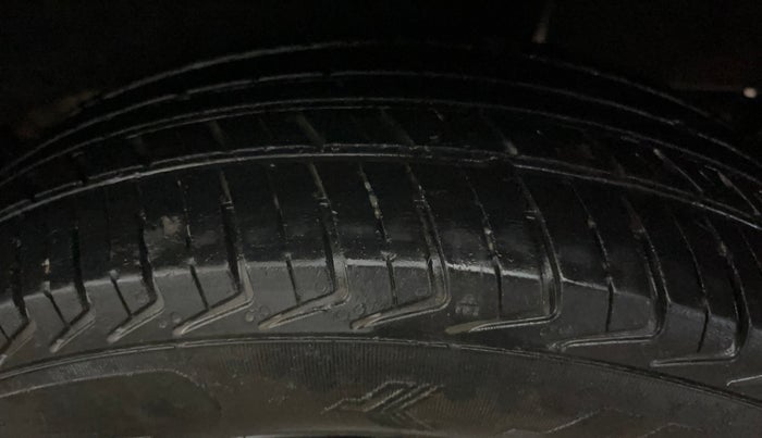 2019 Renault Kwid RXT 1.0 AMT (O), Petrol, Automatic, 47,998 km, Left Rear Tyre Tread