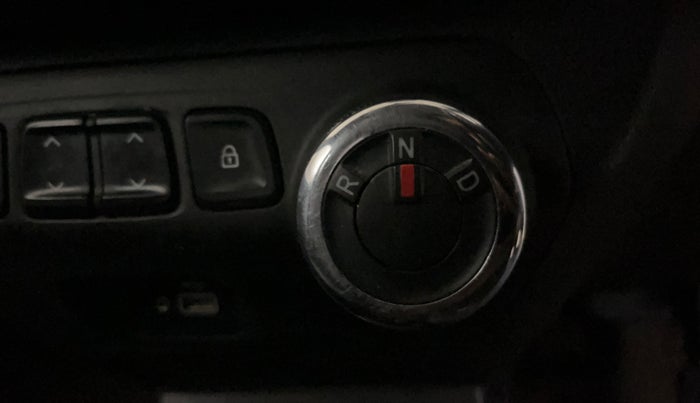 2019 Renault Kwid RXT 1.0 AMT (O), Petrol, Automatic, 47,998 km, Gear Lever