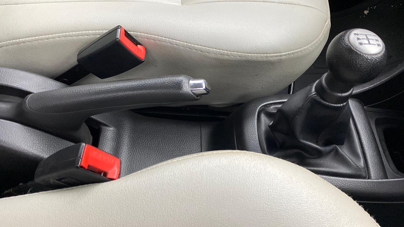 2014 Maruti Swift VXI D, Petrol, Manual, 23,153 km, Gear Lever