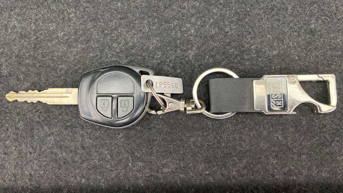 2014 Maruti Swift VXI D, Petrol, Manual, 23,153 km, Key Close Up
