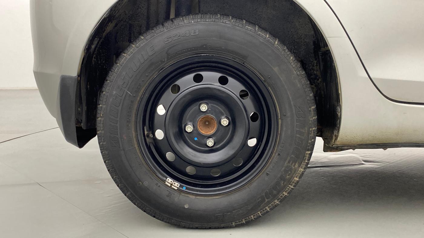 2014 Maruti Swift VXI D, Petrol, Manual, 23,153 km, Right Rear Wheel