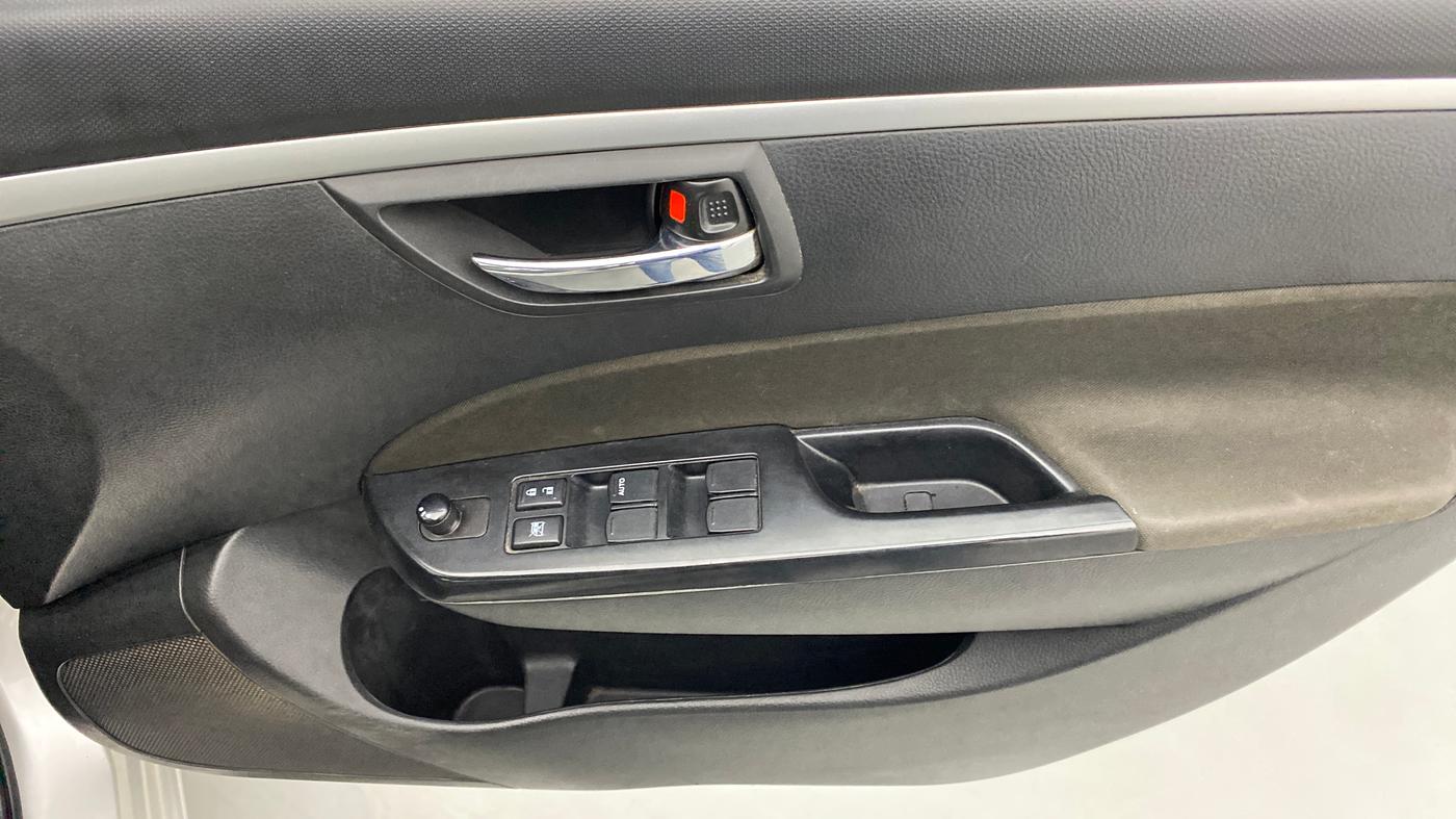 2014 Maruti Swift VXI D, Petrol, Manual, 23,153 km, Driver Side Door Panels Control