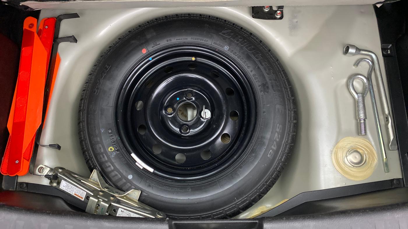 2014 Maruti Swift VXI D, Petrol, Manual, 23,153 km, Spare Tyre