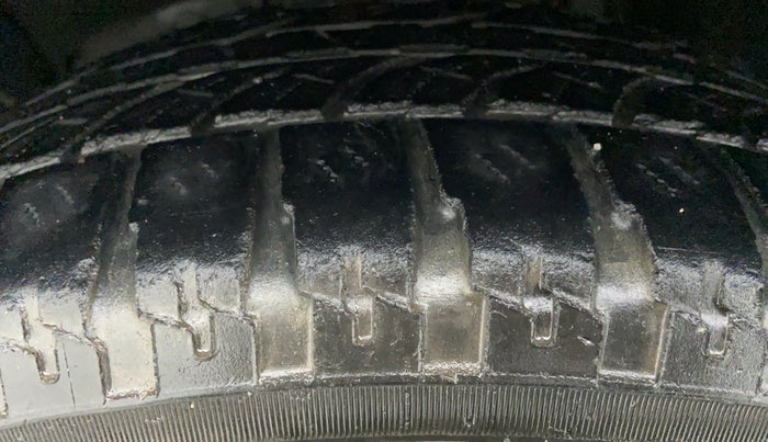 2015 Renault Duster RXZ 110 4WD, Diesel, Manual, 70,862 km, Left Front Tyre Tread
