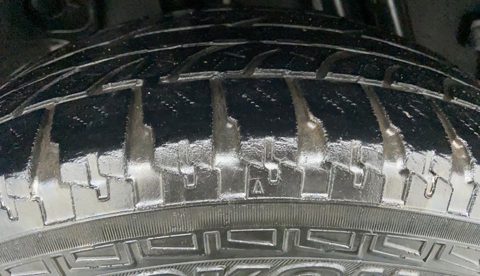 2015 Renault Duster RXZ 110 4WD, Diesel, Manual, 70,862 km, Right Rear Tyre Tread