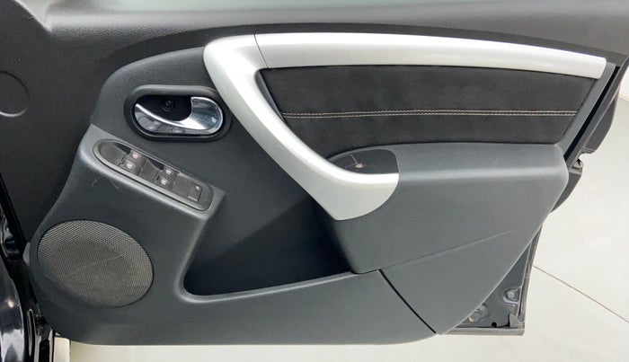 2015 Renault Duster RXZ 110 4WD, Diesel, Manual, 70,862 km, Driver Side Door Panels Control