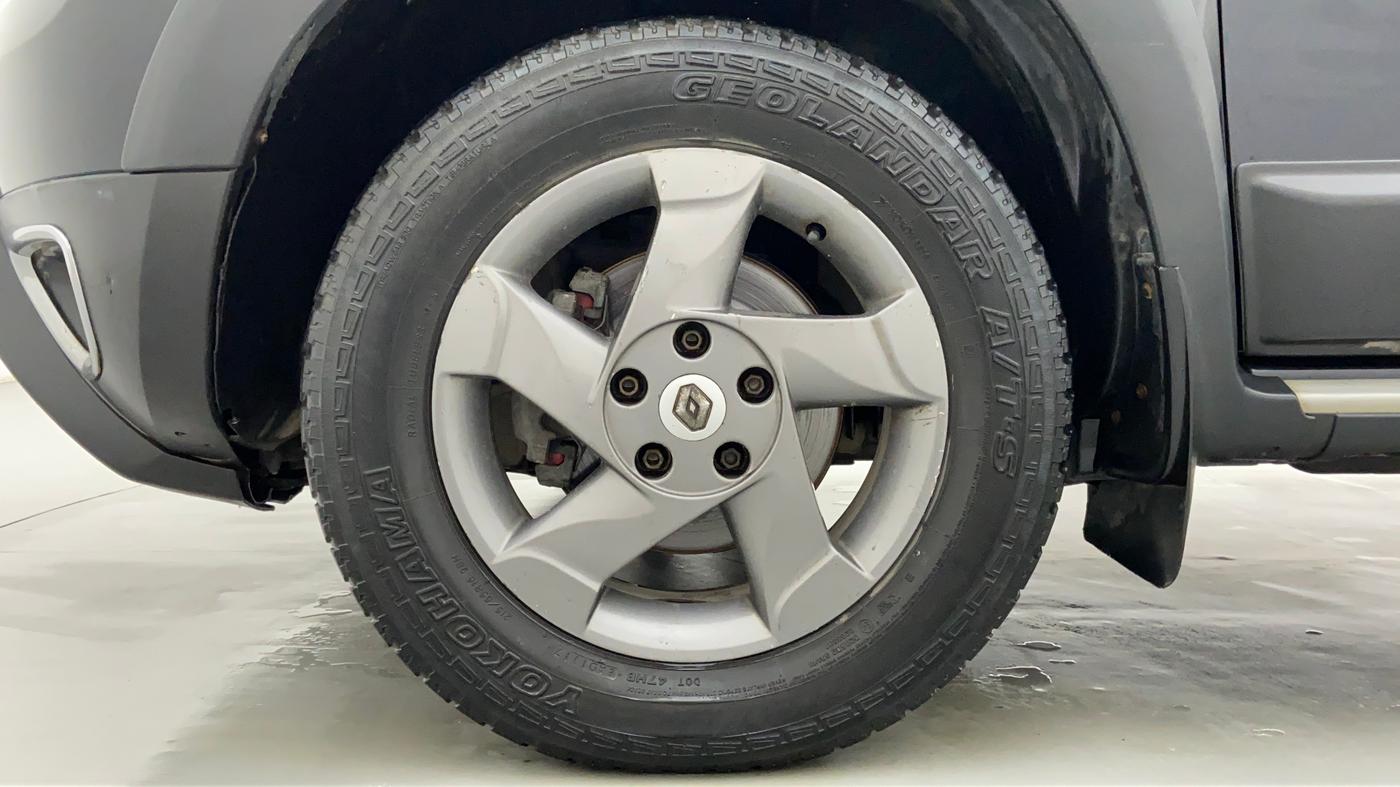 2015 Renault Duster RXZ 110 4WD, Diesel, Manual, 70,862 km, Left Front Wheel