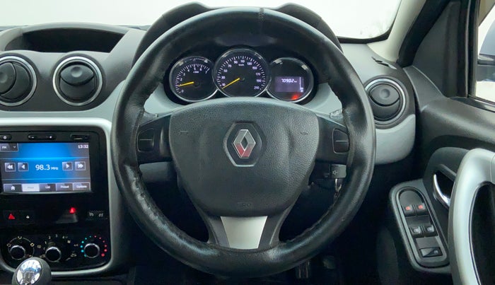 2015 Renault Duster RXZ 110 4WD, Diesel, Manual, 70,862 km, Steering Wheel Close Up