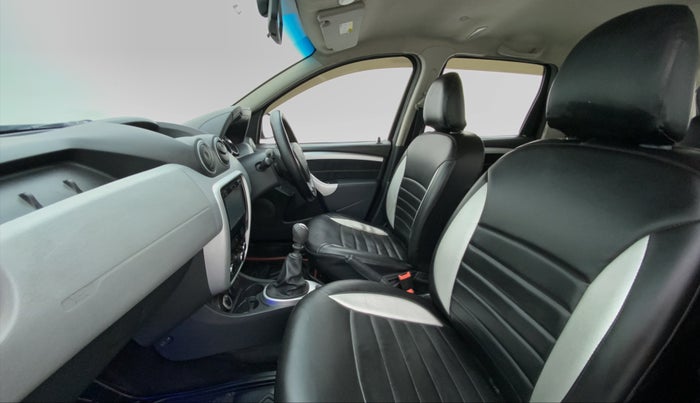 2015 Renault Duster RXZ 110 4WD, Diesel, Manual, 70,862 km, Right Side Front Door Cabin