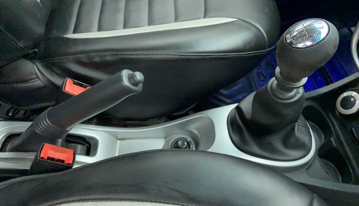 2015 Renault Duster RXZ 110 4WD, Diesel, Manual, 70,862 km, Gear Lever