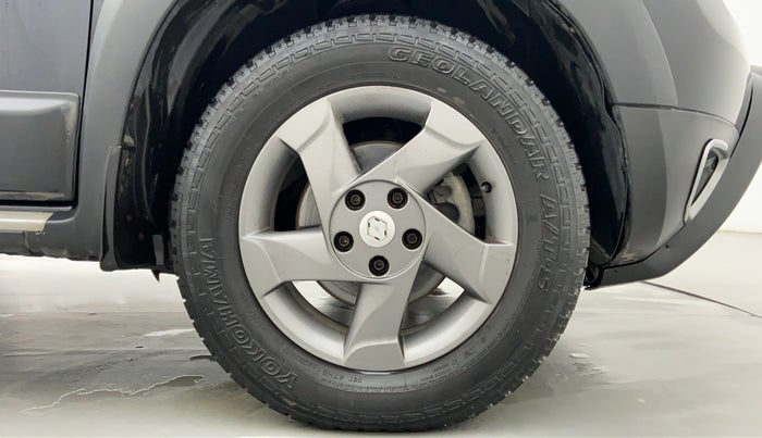 2015 Renault Duster RXZ 110 4WD, Diesel, Manual, 70,862 km, Right Front Wheel