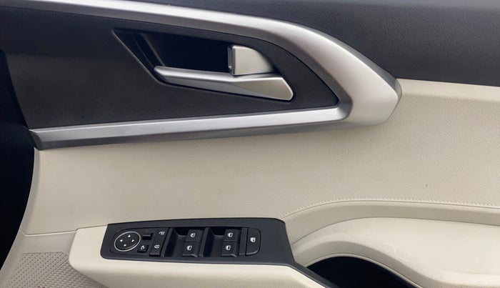 2023 KIA CARENS PRESTIGE PLUS 1.5 PETROL IMT 7 STR, Petrol, Manual, 18,039 km, Driver Side Door Panels Control