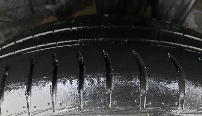 2019 Hyundai NEW SANTRO 1.1 SPORTZ MT CNG, CNG, Manual, 34,296 km, Left Rear Tyre Tread