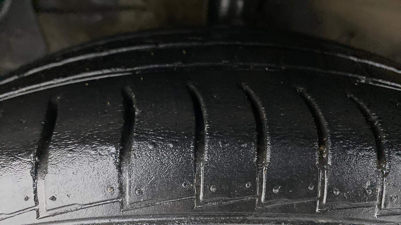 2019 Hyundai NEW SANTRO 1.1 SPORTZ MT CNG, CNG, Manual, 34,296 km, Left Front Tyre Tread