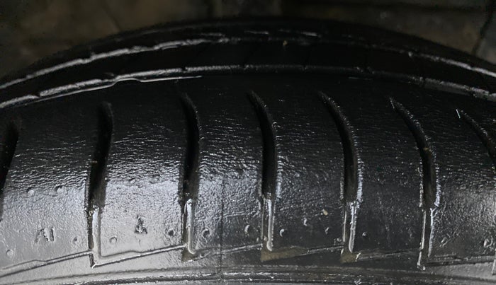 2019 Hyundai NEW SANTRO 1.1 SPORTZ MT CNG, CNG, Manual, 34,296 km, Right Front Tyre Tread