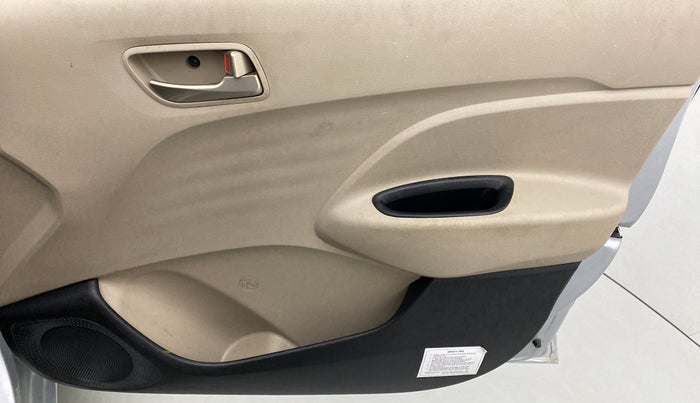 2019 Hyundai NEW SANTRO 1.1 SPORTZ MT CNG, CNG, Manual, 34,296 km, Driver Side Door Panels Control