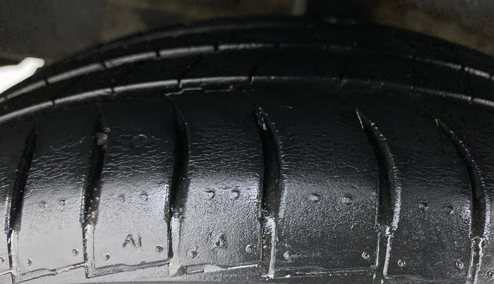 2019 Hyundai NEW SANTRO 1.1 SPORTZ MT CNG, CNG, Manual, 34,296 km, Right Rear Tyre Tread