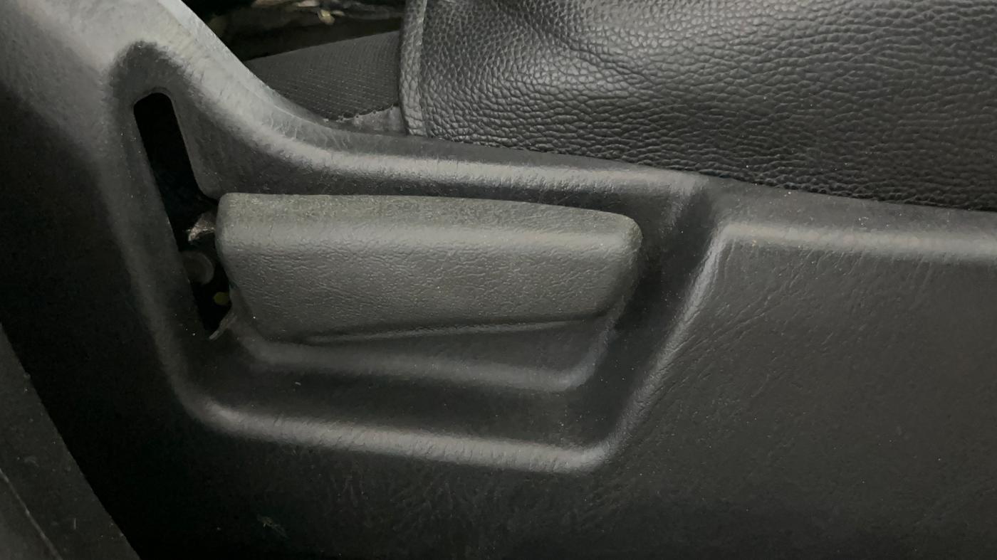 2022 Maruti Alto LXI O, Petrol, Manual, 23,929 km, Driver Side Adjustment Panel