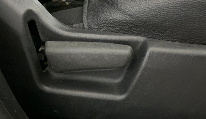 2022 Maruti Alto LXI O, Petrol, Manual, 23,870 km, Driver Side Adjustment Panel