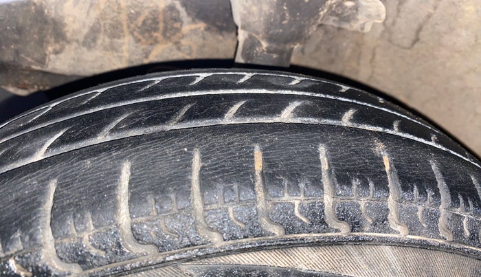 2016 Hyundai Eon ERA +, Petrol, Manual, 17,122 km, Left Front Tyre Tread