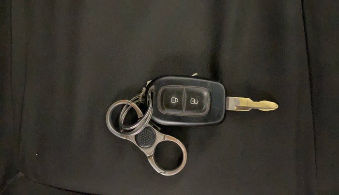 2017 Renault Kwid RXL 0.8 02 Anniversary Edition, Petrol, Manual, 72,573 km, Key Close Up