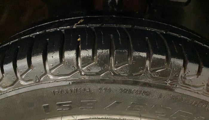 2017 Renault Kwid RXL 0.8 02 Anniversary Edition, Petrol, Manual, 72,573 km, Right Front Tyre Tread