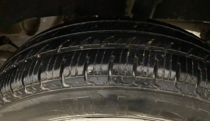 2017 Renault Kwid RXL 0.8 02 Anniversary Edition, Petrol, Manual, 72,573 km, Left Rear Tyre Tread