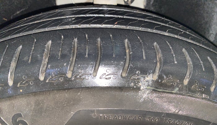 2023 Tata ALTROZ XZA PLUS, Petrol, Automatic, 11,586 km, Right Front Tyre Tread