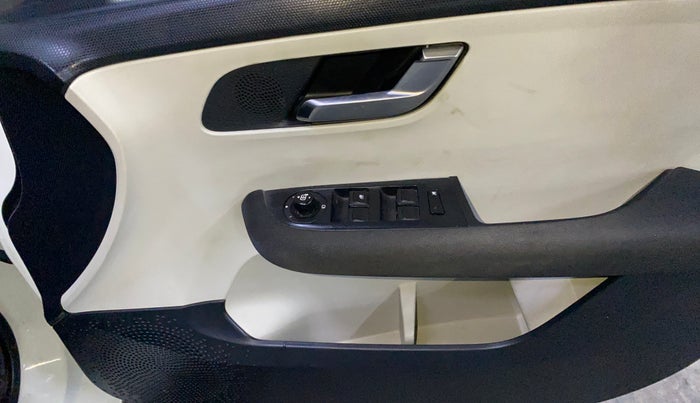 2023 Tata ALTROZ XZA PLUS, Petrol, Automatic, 11,586 km, Driver Side Door Panels Control