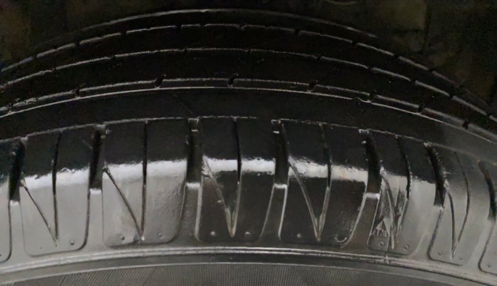 2020 Maruti Vitara Brezza ZXI PLUS AT DUAL TONE SHVS, Petrol, Automatic, 46,733 km, Right Front Tyre Tread