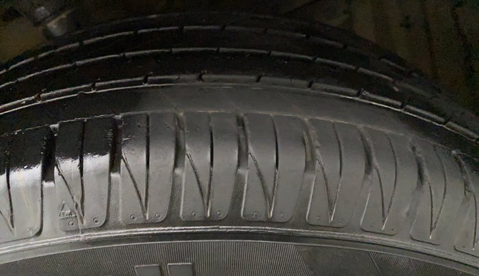 2020 Maruti Vitara Brezza ZXI PLUS AT DUAL TONE SHVS, Petrol, Automatic, 46,733 km, Left Front Tyre Tread