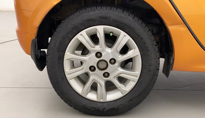 2017 Tata Tiago XZA PETROL, Petrol, Automatic, 50,764 km, Right Rear Wheel