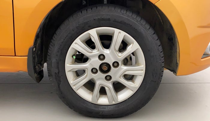 2017 Tata Tiago XZA PETROL, Petrol, Automatic, 50,764 km, Right Front Wheel