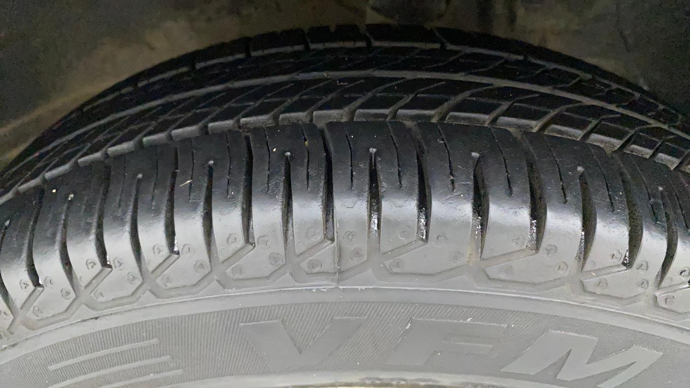 2010 Maruti Alto LXI, Petrol, Manual, 2,44,253 km, Left Front Tyre Tread