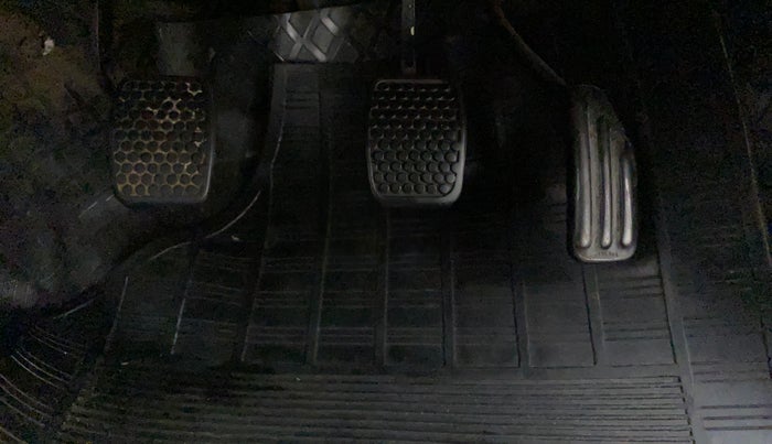 2010 Maruti Alto LXI, Petrol, Manual, 2,44,253 km, Pedals