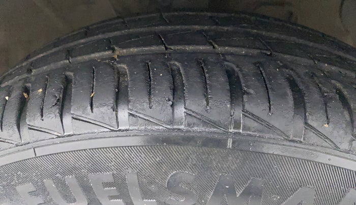 2018 Hyundai NEW SANTRO MAGNA, Petrol, Manual, 23,578 km, Right Front Tyre Tread